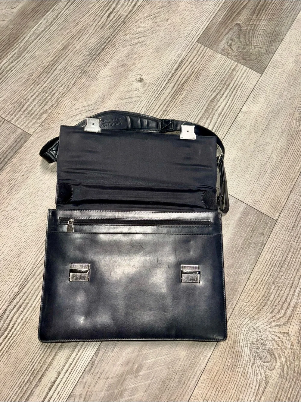 Vtg Wilsons Leather Pelle Studio black leather briefcase laptop messenger bag
